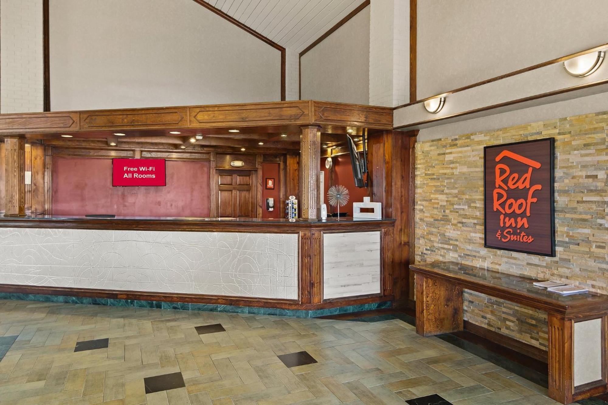 Red Roof Inn & Suites Irving - Dfw Airport South Exteriör bild